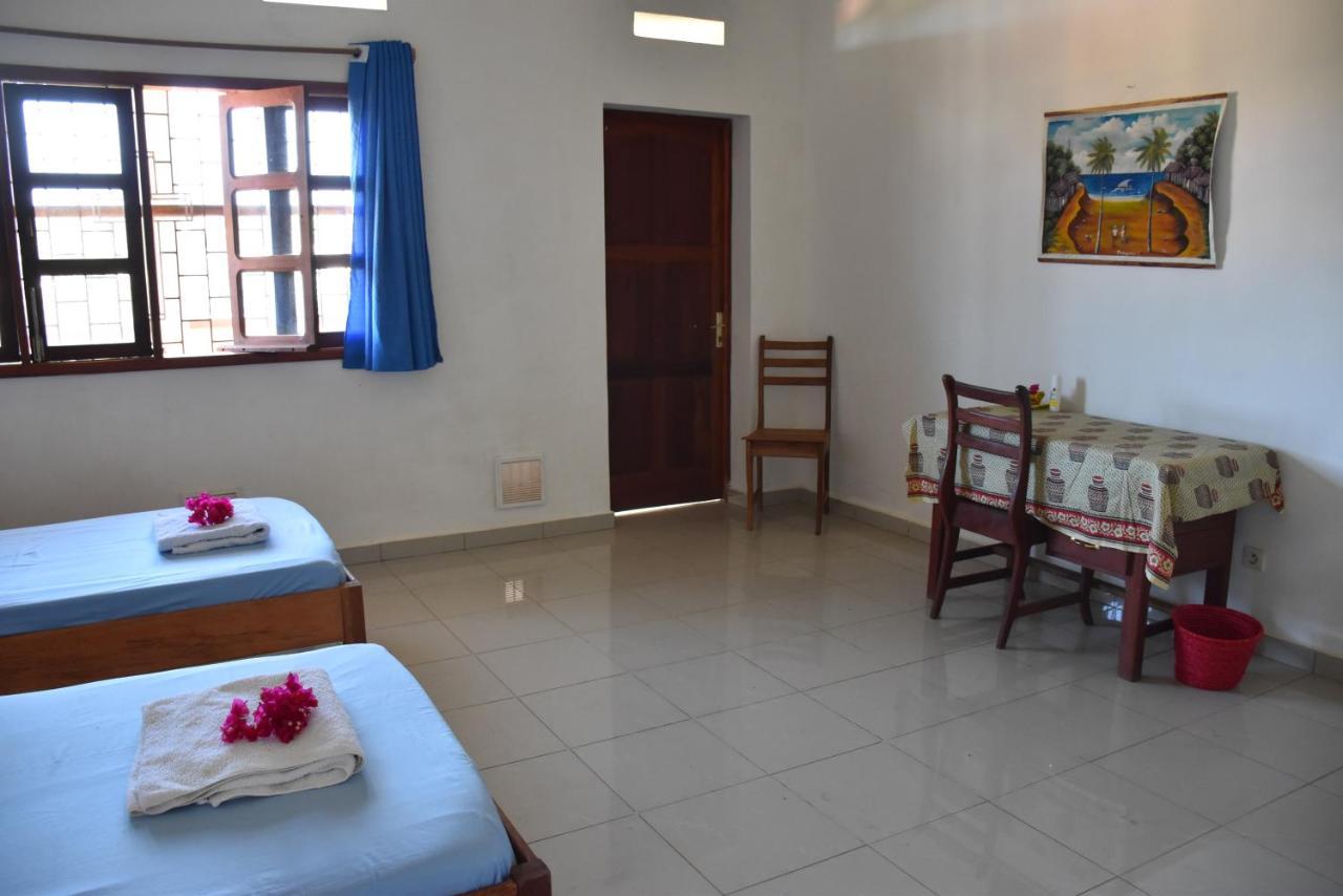 Centre Lucien Botovasoa Bed & Breakfast Antsiranana Exterior photo